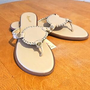NWT'S - AVANTI - "Delight" - Cute Tan Slip-on Flat Sandals w/Gold Accents